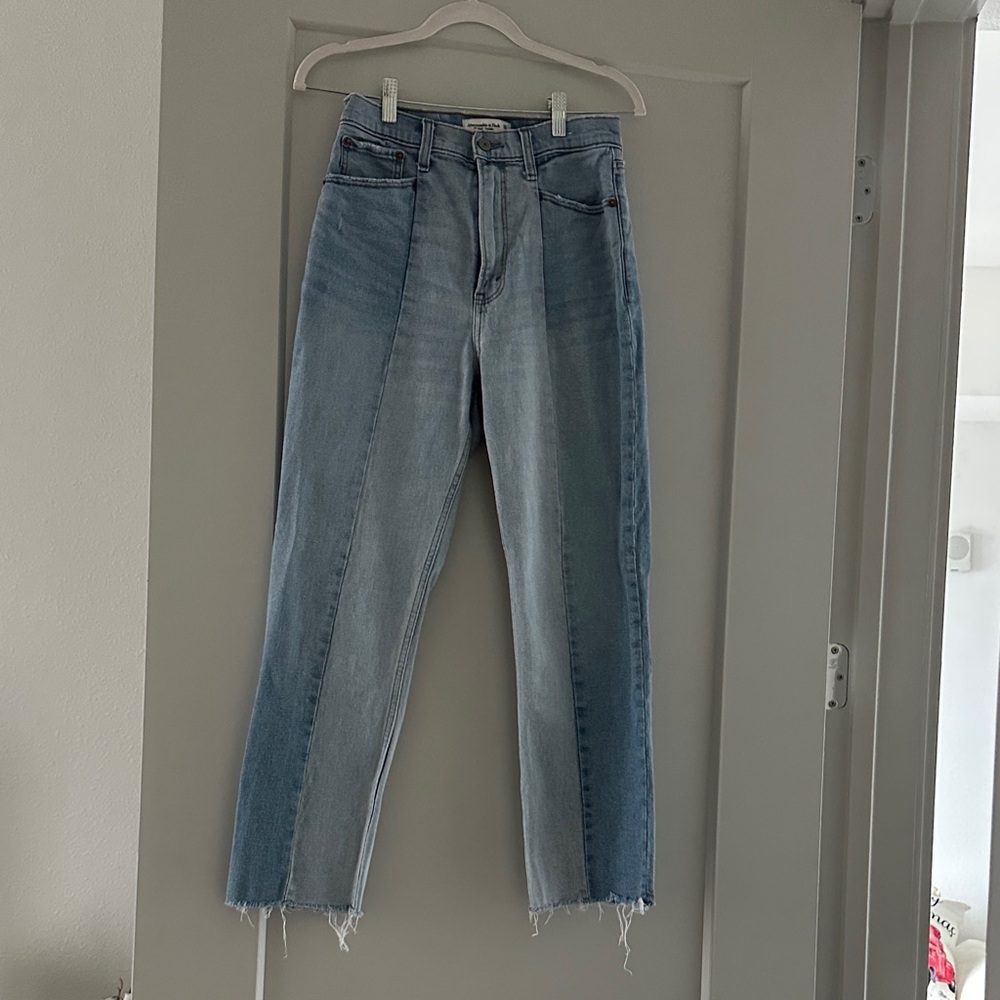 Abercrombie Women's Light Blue High-Waisted Jeans
